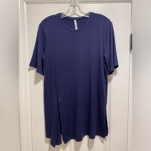 Fabletics side slit top Small